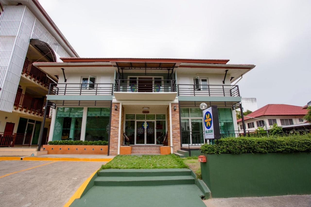 OYO 1053 Bloom Guest House Chiang Mai Extérieur photo