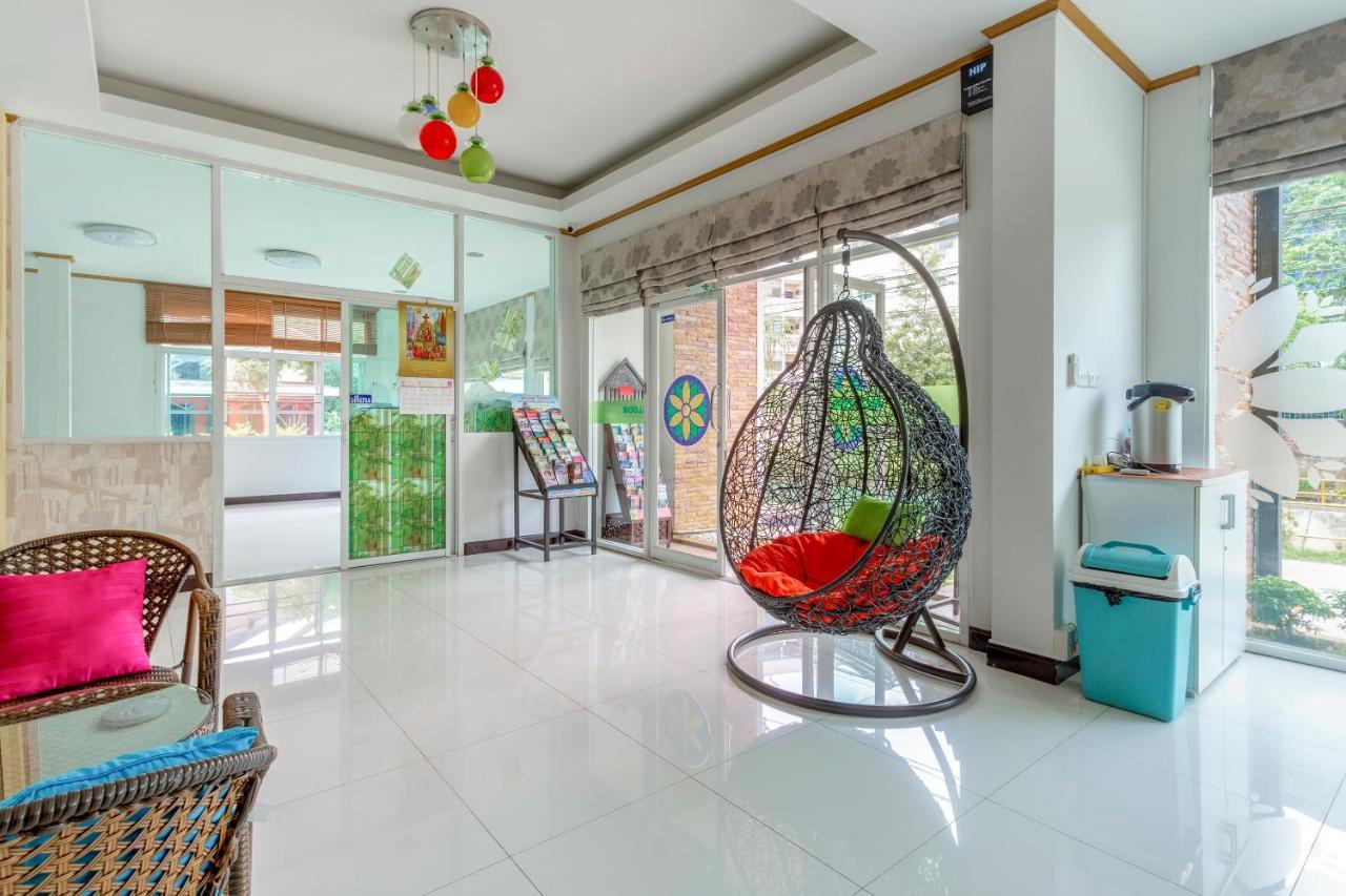 OYO 1053 Bloom Guest House Chiang Mai Extérieur photo