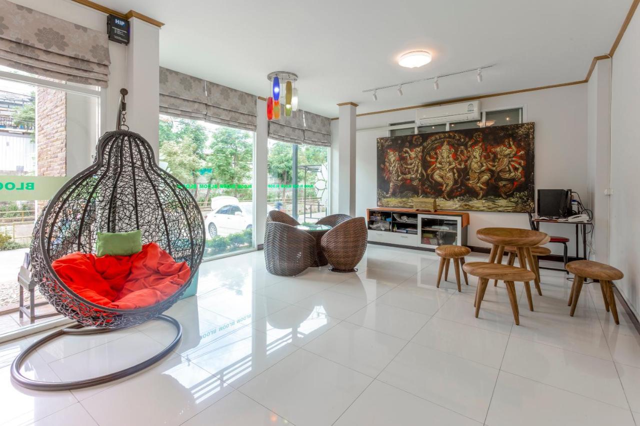 OYO 1053 Bloom Guest House Chiang Mai Extérieur photo